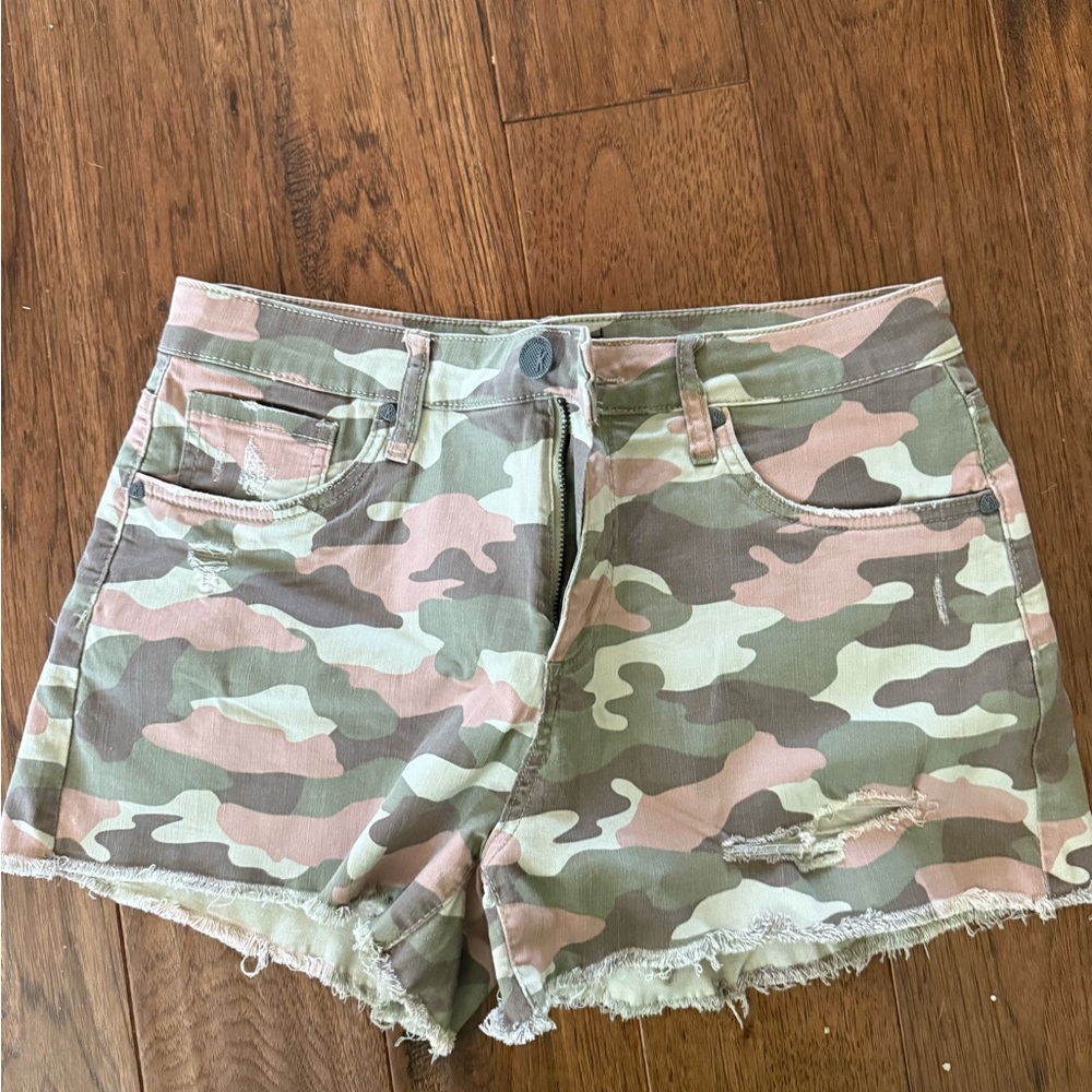 Kut from the Kloth Camouflage Women Shorts